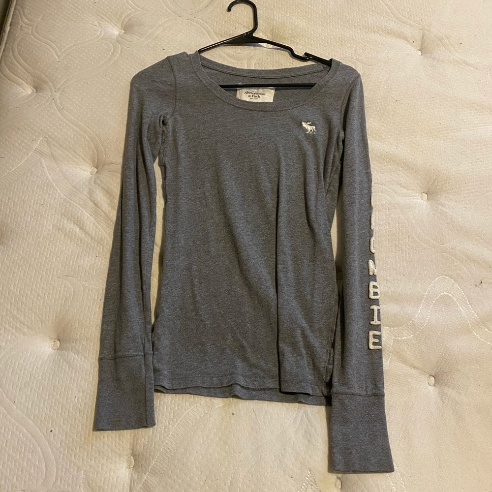 Grey Women’s Abercrombie Long Sleeve Shirt